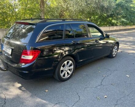 Черный Мерседес Ц-Класс, объемом двигателя 2.1 л и пробегом 450 тыс. км за 10500 $, фото 3 на Automoto.ua