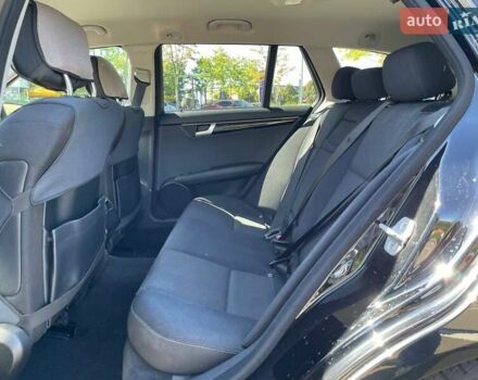 Чорний Мерседес Ц-Клас, об'ємом двигуна 2.14 л та пробігом 284 тис. км за 10990 $, фото 8 на Automoto.ua