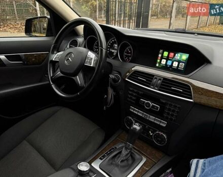 Черный Мерседес Ц-Класс, объемом двигателя 2.14 л и пробегом 277 тыс. км за 13999 $, фото 8 на Automoto.ua