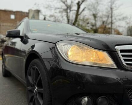 Черный Мерседес Ц-Класс, объемом двигателя 2.14 л и пробегом 277 тыс. км за 13999 $, фото 10 на Automoto.ua