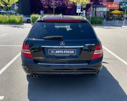 Чорний Мерседес Ц-Клас, об'ємом двигуна 2.14 л та пробігом 284 тис. км за 10990 $, фото 5 на Automoto.ua