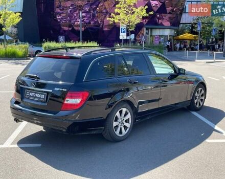 Чорний Мерседес Ц-Клас, об'ємом двигуна 2.14 л та пробігом 284 тис. км за 10990 $, фото 6 на Automoto.ua