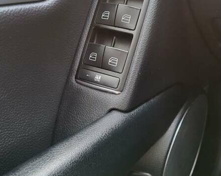 Чорний Мерседес Ц-Клас, об'ємом двигуна 2.14 л та пробігом 299 тис. км за 10700 $, фото 17 на Automoto.ua