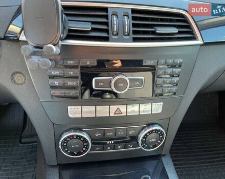 Чорний Мерседес Ц-Клас, об'ємом двигуна 2.14 л та пробігом 284 тис. км за 10990 $, фото 17 на Automoto.ua