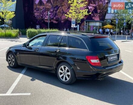 Чорний Мерседес Ц-Клас, об'ємом двигуна 2.14 л та пробігом 284 тис. км за 10990 $, фото 4 на Automoto.ua