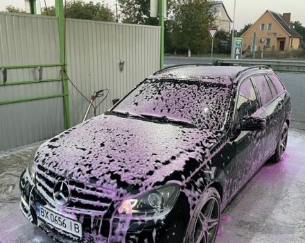 Чорний Мерседес Ц-Клас, об'ємом двигуна 2.1 л та пробігом 320 тис. км за 9500 $, фото 4 на Automoto.ua