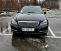 Черный Мерседес Ц-Класс, объемом двигателя 2.1 л и пробегом 300 тыс. км за 11000 $, фото 1 на Automoto.ua