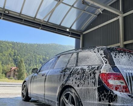 Чорний Мерседес Ц-Клас, об'ємом двигуна 2.1 л та пробігом 320 тис. км за 9500 $, фото 5 на Automoto.ua