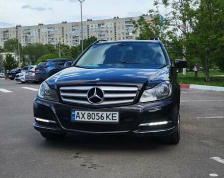 Чорний Мерседес Ц-Клас, об'ємом двигуна 2.14 л та пробігом 299 тис. км за 10700 $, фото 1 на Automoto.ua