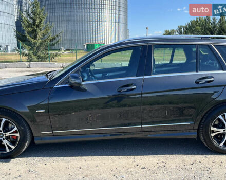 Мерседес Ц-Класс 2014 в Сумах на Automoto.ua Черный Мерседес Ц-Класс, объемом двигателя 2.14 л и пробегом 320 тыс. км за 12500 $, фото 3 на Automoto.ua