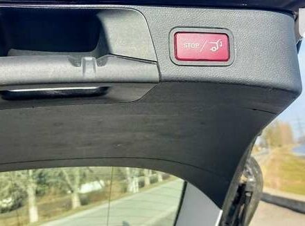 Черный Мерседес Ц-Класс, объемом двигателя 2.14 л и пробегом 319 тыс. км за 17800 $, фото 16 на Automoto.ua