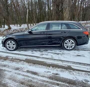 Черный Мерседес Ц-Класс, объемом двигателя 2.14 л и пробегом 319 тыс. км за 17800 $, фото 3 на Automoto.ua