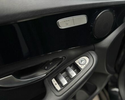 Черный Мерседес Ц-Класс, объемом двигателя 1.6 л и пробегом 337 тыс. км за 11500 $, фото 6 на Automoto.ua