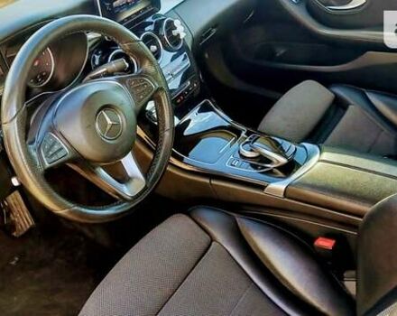 Черный Мерседес Ц-Класс, объемом двигателя 2.14 л и пробегом 319 тыс. км за 17800 $, фото 10 на Automoto.ua