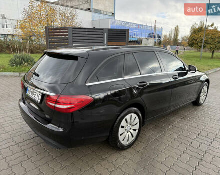 Мерседес Ц-Класс 2015 в Ужгороде на Automoto.ua Черный Мерседес Ц-Класс, объемом двигателя 1.6 л и пробегом 251 тыс. км за 14300 $, фото 3 на Automoto.ua