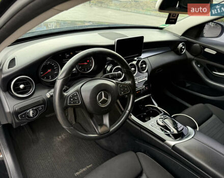 Мерседес Ц-Класс 2015 в Ужгороде на Automoto.ua Черный Мерседес Ц-Класс, объемом двигателя 1.6 л и пробегом 251 тыс. км за 14300 $, фото 7 на Automoto.ua