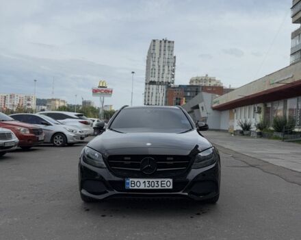 Чорний Мерседес Ц-Клас, об'ємом двигуна 2.1 л та пробігом 250 тис. км за 17000 $, фото 1 на Automoto.ua