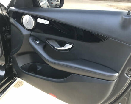 Черный Мерседес Ц-Класс, объемом двигателя 2.1 л и пробегом 207 тыс. км за 16800 $, фото 4 на Automoto.ua