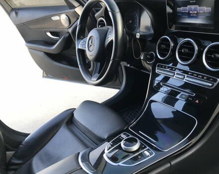 Черный Мерседес Ц-Класс, объемом двигателя 2.1 л и пробегом 207 тыс. км за 16800 $, фото 5 на Automoto.ua