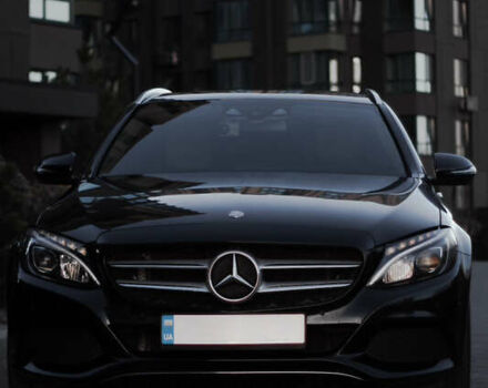Черный Мерседес Ц-Класс, объемом двигателя 2.14 л и пробегом 92 тыс. км за 24999 $, фото 1 на Automoto.ua