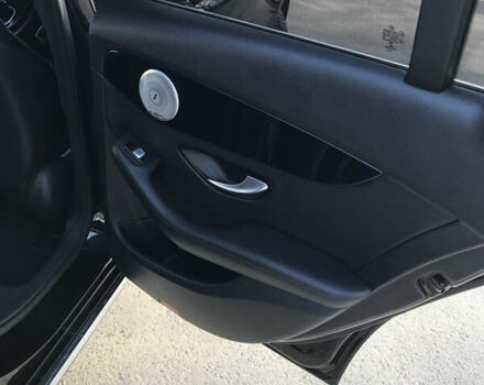 Черный Мерседес Ц-Класс, объемом двигателя 2.1 л и пробегом 207 тыс. км за 16800 $, фото 6 на Automoto.ua