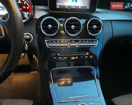 Черный Мерседес Ц-Класс, объемом двигателя 2.1 л и пробегом 145 тыс. км за 24000 $, фото 21 на Automoto.ua