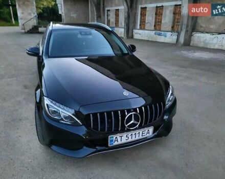 Черный Мерседес Ц-Класс, объемом двигателя 2.1 л и пробегом 145 тыс. км за 24000 $, фото 1 на Automoto.ua
