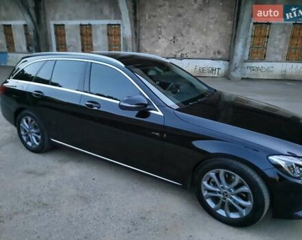 Черный Мерседес Ц-Класс, объемом двигателя 2.1 л и пробегом 145 тыс. км за 24000 $, фото 11 на Automoto.ua