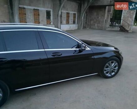 Черный Мерседес Ц-Класс, объемом двигателя 2.1 л и пробегом 145 тыс. км за 24000 $, фото 10 на Automoto.ua