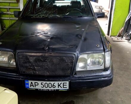 Чорний Мерседес Ц-Клас, об'ємом двигуна 2 л та пробігом 232 тис. км за 950 $, фото 1 на Automoto.ua