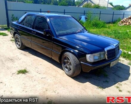 Чорний Мерседес Ц-Клас, об'ємом двигуна 2 л та пробігом 300 тис. км за 850 $, фото 1 на Automoto.ua