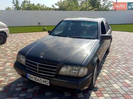 Мерседес Ц-Класс 1993 в Белгород-Днестровском на Automoto.ua Черный Мерседес Ц-Класс, объемом двигателя 2.2 л и пробегом 490 тыс. км за 2700 $, фото 1 на Automoto.ua