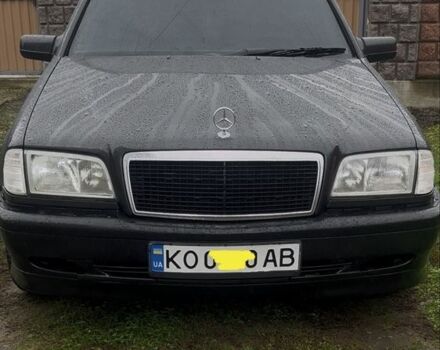 Чорний Мерседес Ц-Клас, об'ємом двигуна 1.8 л та пробігом 400 тис. км за 2500 $, фото 1 на Automoto.ua