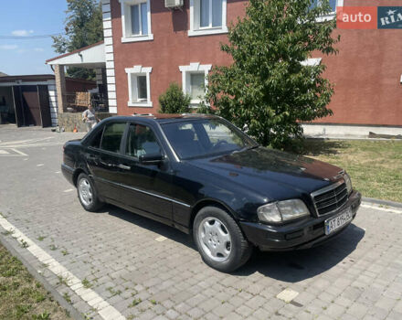 Чорний Мерседес Ц-Клас, об'ємом двигуна 2.16 л та пробігом 350 тис. км за 1800 $, фото 1 на Automoto.ua