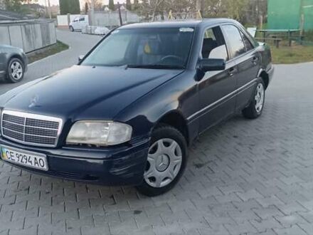 Мерседес Ц-Класс 1994 в Черновцах на Automoto.ua Черный Мерседес Ц-Класс, объемом двигателя 2.2 л и пробегом 622 тыс. км за 2000 $, фото 1 на Automoto.ua