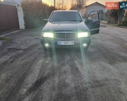 Чорний Мерседес Ц-Клас, об'ємом двигуна 1.8 л та пробігом 413 тис. км за 2000 $, фото 1 на Automoto.ua