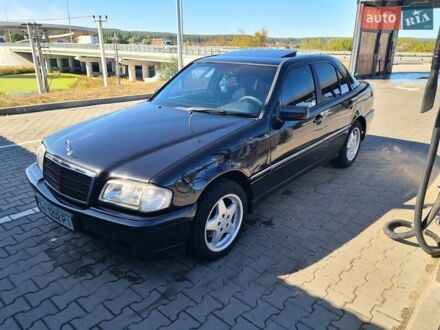 Мерседес Ц-Клас 1996 у Житомирі на Automoto.ua Чорний Мерседес Ц-Клас, об'ємом двигуна 2.8 л та пробігом 256 тис. км за 3300 $, фото 1 на Automoto.ua