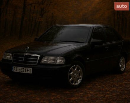 Мерседес Ц-Клас 1997 у Сторожинце на Automoto.ua Чорний Мерседес Ц-Клас, об'ємом двигуна 2 л та пробігом 400 тис. км за 3000 $, фото 1 на Automoto.ua