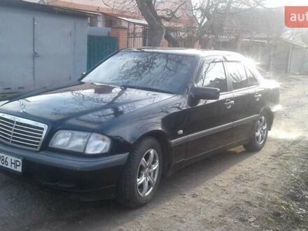 Мерседес Ц-Клас 1997 у Боярка на Automoto.ua Чорний Мерседес Ц-Клас, об'ємом двигуна 1.8 л та пробігом 351 тис. км за 3137 $, фото 1 на Automoto.ua