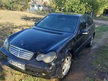 Чорний Мерседес Ц-Клас, об'ємом двигуна 2 л та пробігом 450 тис. км за 3400 $, фото 1 на Automoto.ua