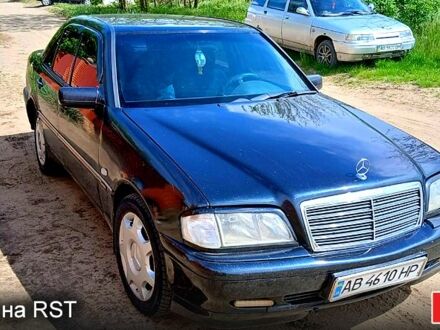 Мерседес Ц-Класс 1998 в Бершаде на Automoto.ua Черный Мерседес Ц-Класс, объемом двигателя 1.8 л и пробегом 300 тыс. км за 3100 $, фото 1 на Automoto.ua