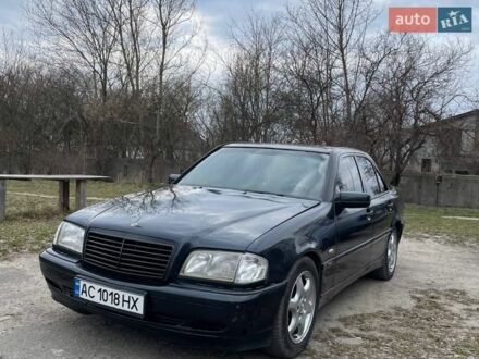 Черный Мерседес Ц-Класс, объемом двигателя 1.8 л и пробегом 524 тыс. км за 2300 $, фото 1 на Automoto.ua