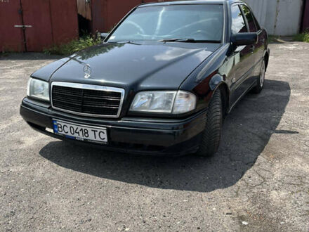 Мерседес Ц-Класс 1999 в Львове на Automoto.ua Черный Мерседес Ц-Класс, объемом двигателя 2.4 л и пробегом 368 тыс. км за 3200 $, фото 1 на Automoto.ua