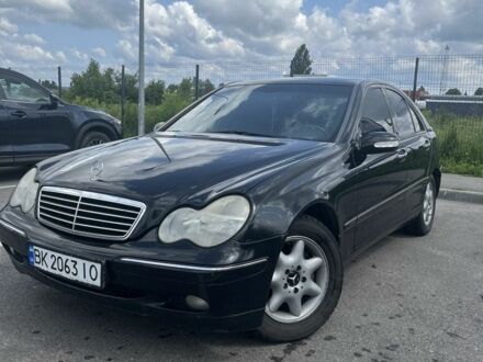 Мерседес Ц-Класс 2000 в Сарнах на Automoto.ua Черный Мерседес Ц-Класс, объемом двигателя 2 л и пробегом 290 тыс. км за 3250 $, фото 1 на Automoto.ua