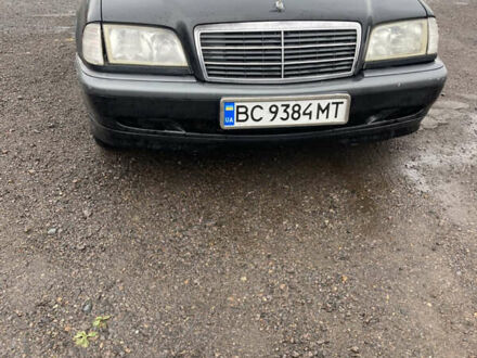 Чорний Мерседес Ц-Клас, об'ємом двигуна 2.15 л та пробігом 387 тис. км за 1800 $, фото 1 на Automoto.ua