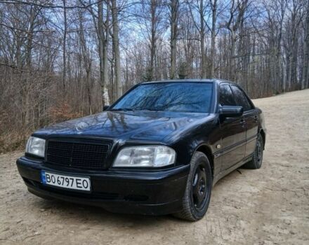 Черный Мерседес Ц-Класс, объемом двигателя 2 л и пробегом 250 тыс. км за 3100 $, фото 1 на Automoto.ua