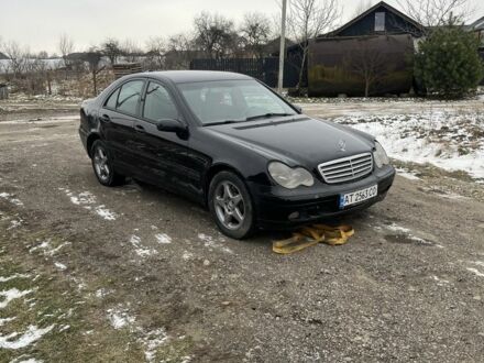 Чорний Мерседес Ц-Клас, об'ємом двигуна 2.1 л та пробігом 400 тис. км за 2200 $, фото 1 на Automoto.ua