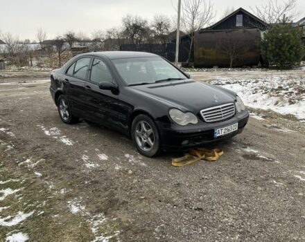 Черный Мерседес Ц-Класс, объемом двигателя 2.1 л и пробегом 400 тыс. км за 2200 $, фото 1 на Automoto.ua