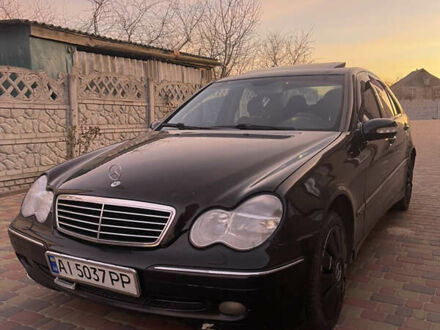 Мерседес Ц-Класс 2000 в Белой Церкве на Automoto.ua Черный Мерседес Ц-Класс, объемом двигателя 2 л и пробегом 417 тыс. км за 3300 $, фото 1 на Automoto.ua