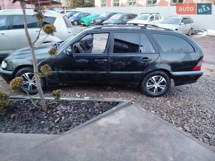 Черный Мерседес Ц-Класс, объемом двигателя 2.1 л и пробегом 395 тыс. км за 3200 $, фото 1 на Automoto.ua